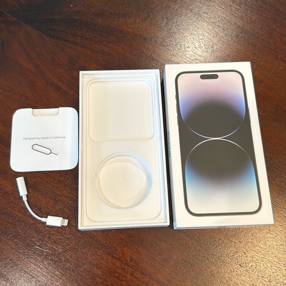 IPHONE 14 PRO MAX box + headphone adapter + sim pin